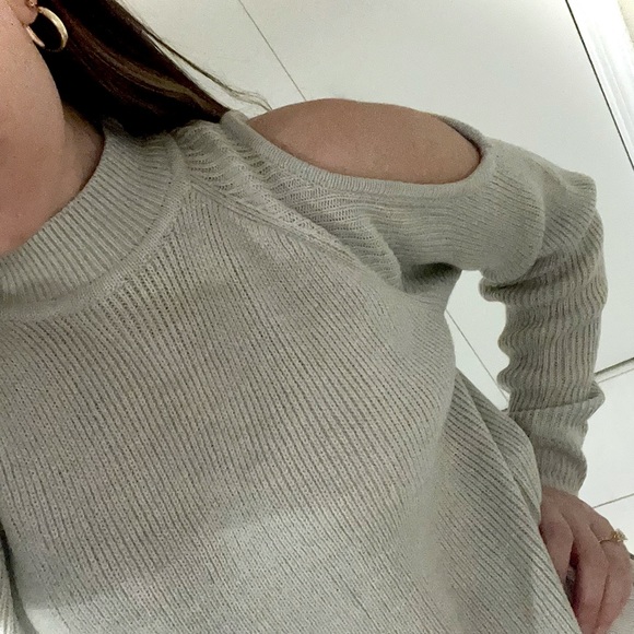 ✨ H&M Sweater - Picture 4 of 5